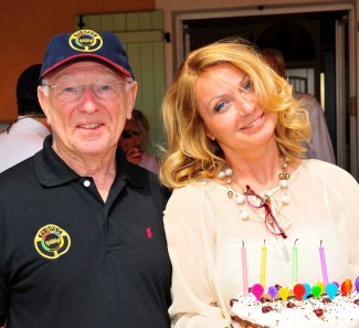 Teddy and Sandra Pilette and birthday cake (Photo Peter Meierhofer)