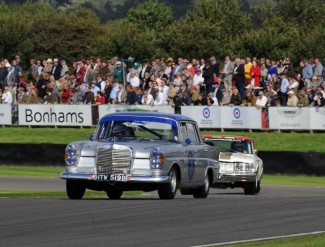 Brian Redman (Mercedes Benz 300SE) about to be swallowed up by a Galaxie (Photo Jeff Bloxham)