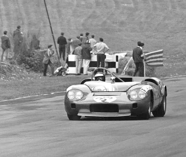 Jim Clark at the wheel of Peter’s Felday-BRM sports car at Brands Hatch