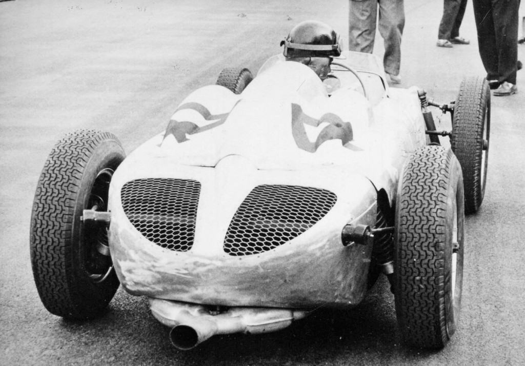 Sadly Maria-Teresa’s last Grand Prix was Monaco in 1959 when Jean Behra entered her in the Behra-Porsche F2 car which, as can be seen here, was hurriedly finished and she did not qualify