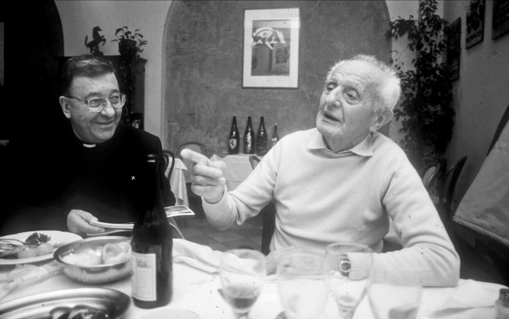 An animated Villoresi explains a point at Lauro’s restaurant in Modena. Beside him is the famous priest of Modena, Don Sergio Mantovani. The photo was taken just a few months before he died