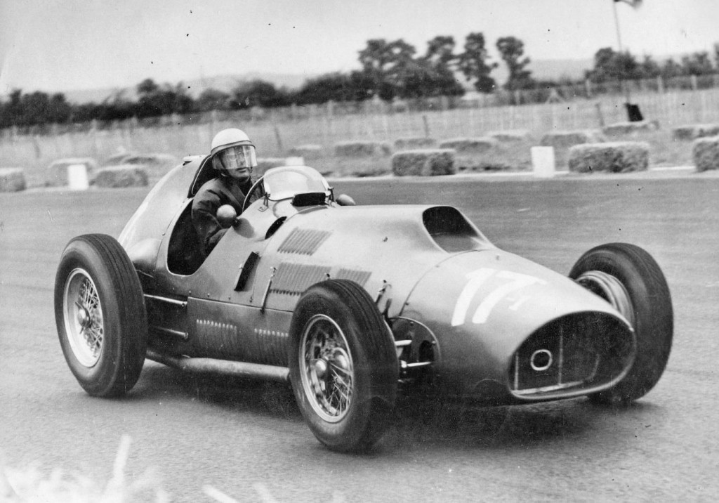 Luigi Villoresi at the wheel of the mighty 4.5 litre 375 “Indianapolis” grand prix car at Snetterton.