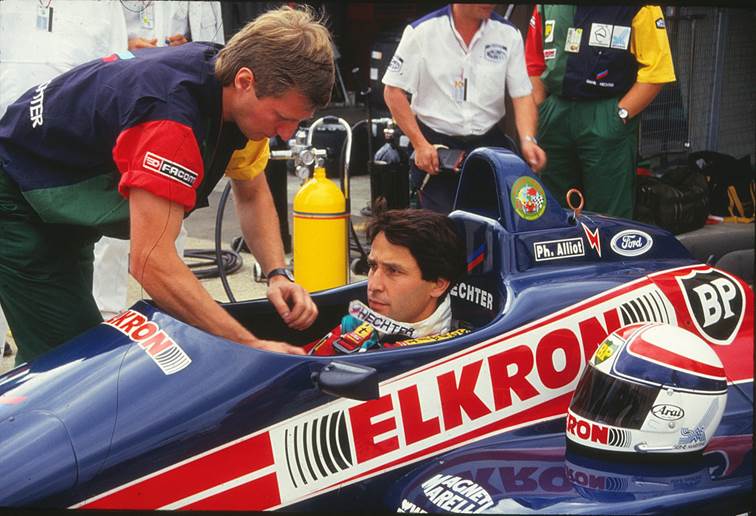 Philippe Alliot at the wheel of the Larrouse in 1988